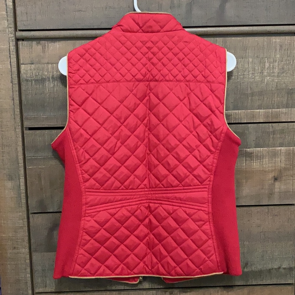 Zip up vest - Picture 2 of 3